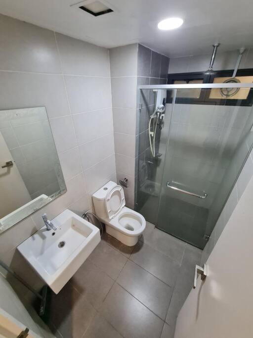 Lovely 3-Bedroom Serviced Apartment @ Cyberjaya Esterno foto