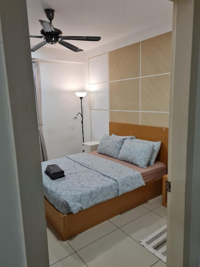 Lovely 3-Bedroom Serviced Apartment @ Cyberjaya Esterno foto
